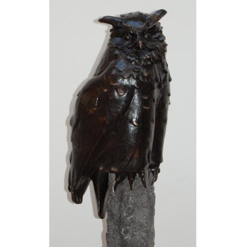Eduard Arutjnian bronzen beeld 'Uil'